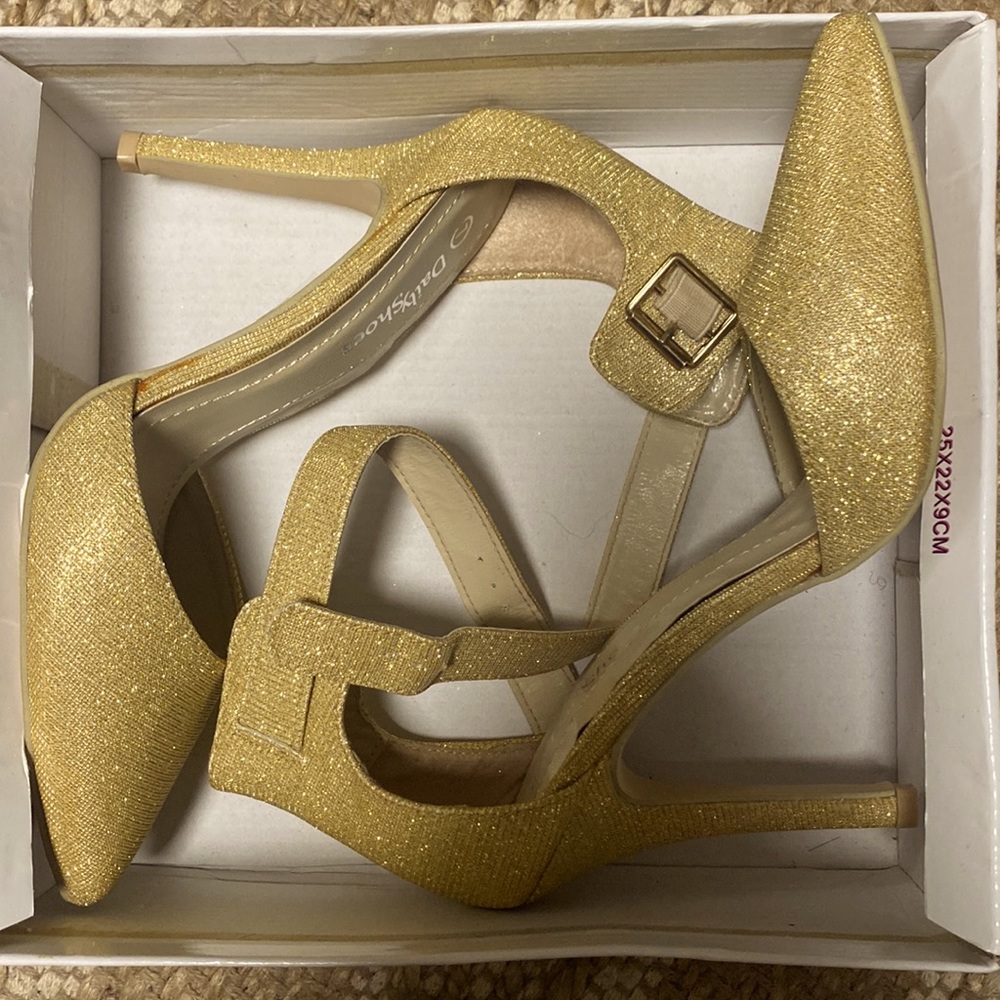 Ankle strap 4” heels. Never worn in box,see pics
